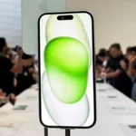 iPhone 15 Plus display outdoor visibility and peak brightness test in direct sunlight