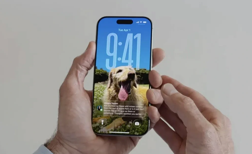 iPhone 15 Pro display outdoor visibility and peak brightness test in direct sunlight