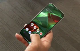 Google Pixel 9 display outdoor brightness and viewing angles quality test
