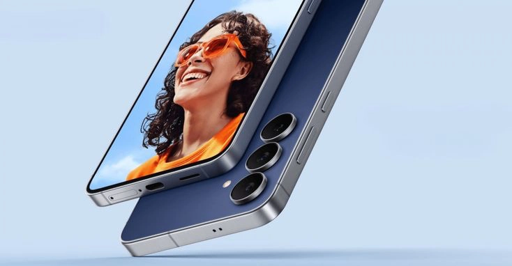 Samsung Galaxy S25 FE Dynamic AMOLED 2X display outdoor visibility test under direct sunlight