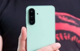 Samsung Galaxy A26 Review Display and Camera In Hand Test
