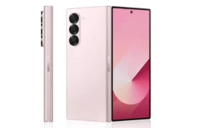 Samsung Galaxy Z Fold 7 Review showing inner AMOLED display and hinge design