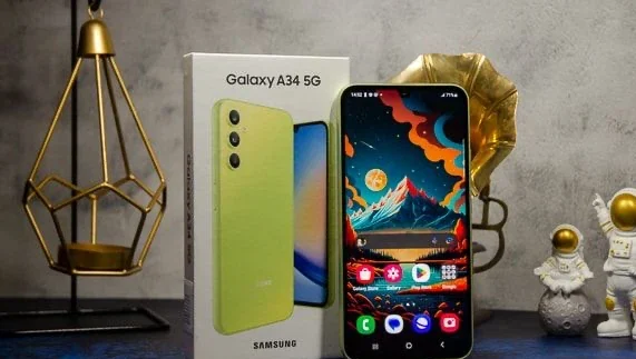 Samsung Galaxy A34 Review showcasing display and durable design