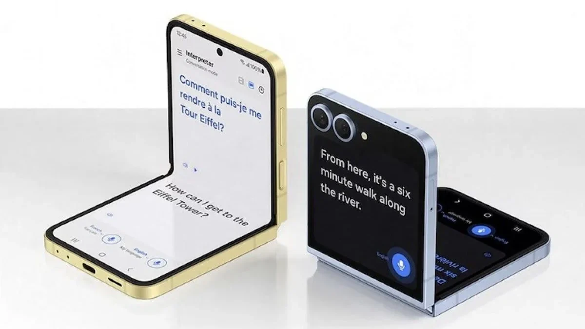 Samsung Galaxy Z Flip 6 Review hands on showing foldable inner display
