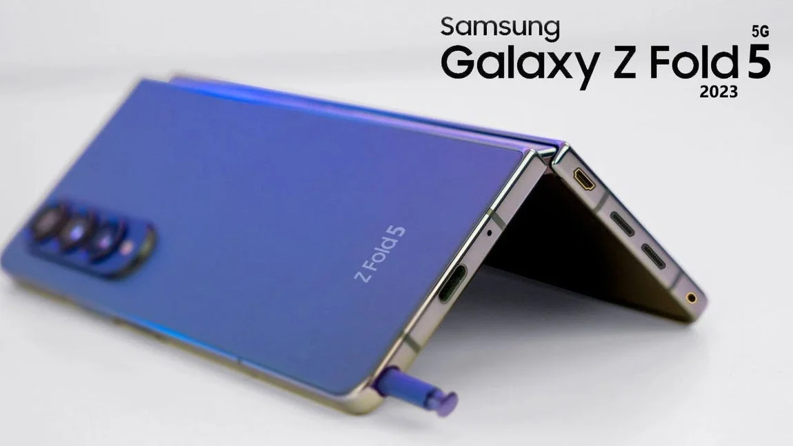 Samsung Z Fold 5 review showing outer cover screen and inner unfolded dynamic display