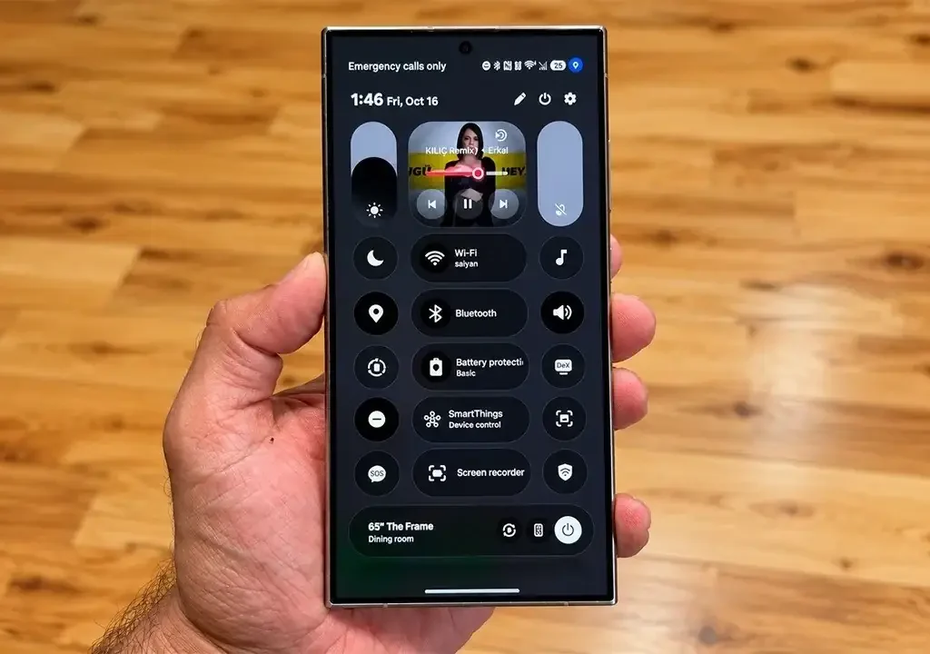 One UI 9 Dark Control Center toggle interface on Samsung Galaxy
