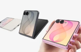 Samsung Galaxy Z Flip8 review showing unfolded screen crease and exterior display