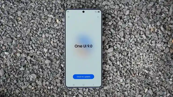 One UI 9 stable update running on Samsung Galaxy S23 and Fold5 screens