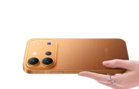 vivo V80 review showing the slim aluminum chassis and ZEISS triple camera bump