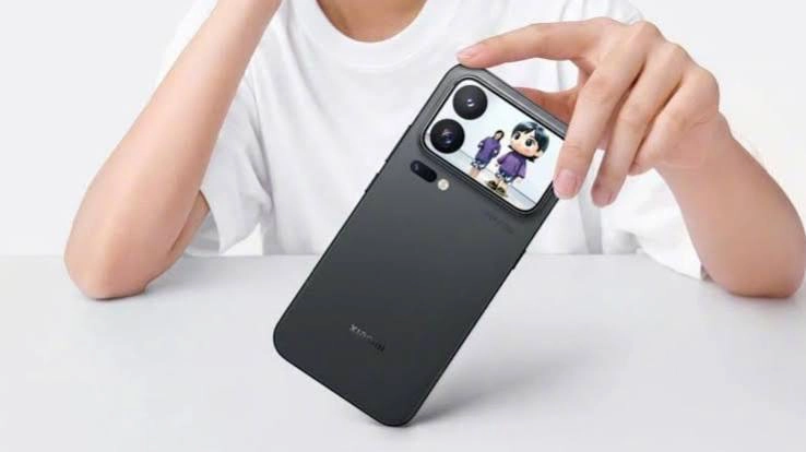 Xiaomi 18 Pro Max global launch smartphone showing modern curved display and camera bump