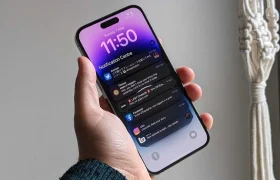 iPhone 17 Pro display outdoor brightness test in sunny conditions
