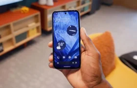 Google Pixel 8a display outdoor brightness and viewing angles test