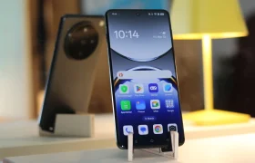 oppo find x8 pro display brightness and viewing angle test outdoors